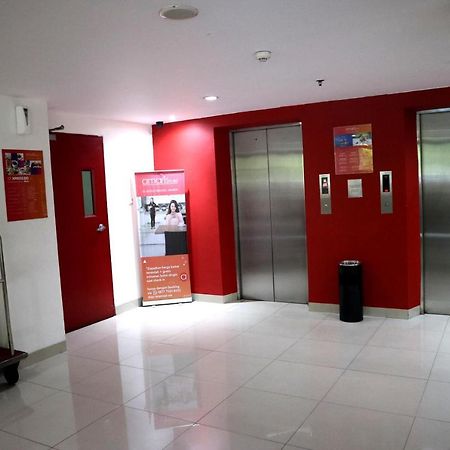 Amaris Hotel Dr. Susilo Grogol Джакарта Екстериор снимка