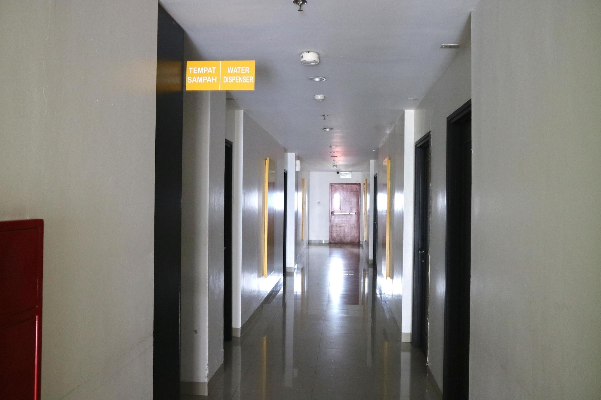 Amaris Hotel Dr. Susilo Grogol Джакарта Екстериор снимка