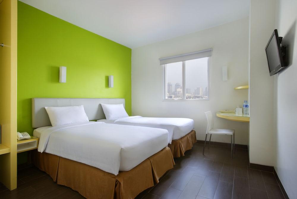 Amaris Hotel Dr. Susilo Grogol Джакарта Екстериор снимка