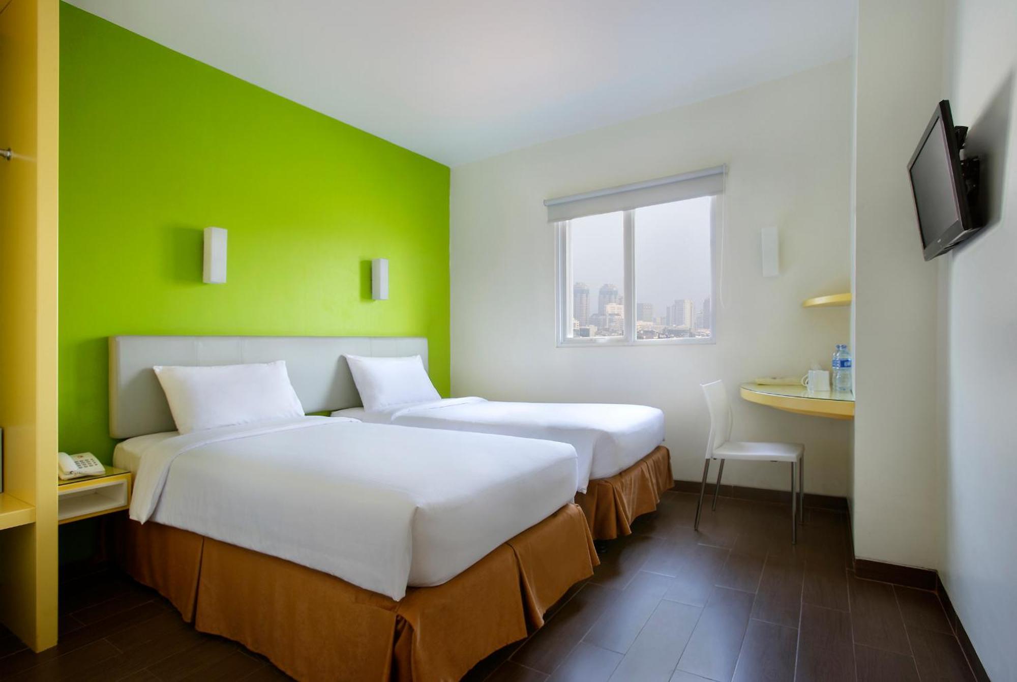 Amaris Hotel Dr. Susilo Grogol Джакарта Екстериор снимка